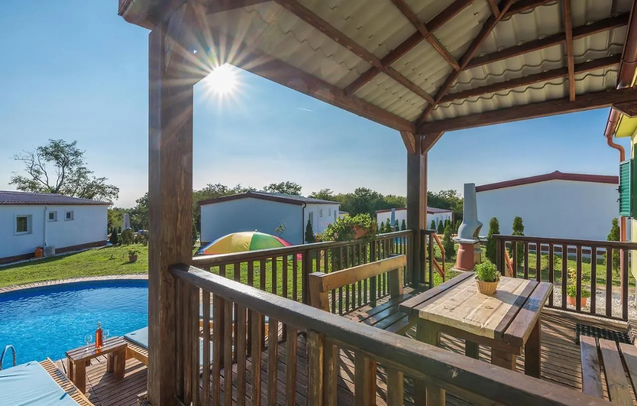 Gasthof Holiday Park Village Jelovci Kringa