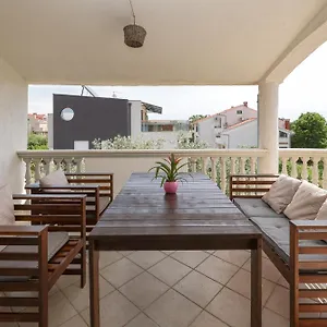 ina-apartments.hotelinzadar.com/